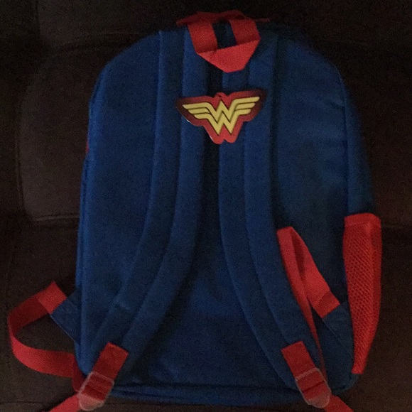 Wonder Woman GRL PWR Backpack and Lunch bag - Picture 3 of 4